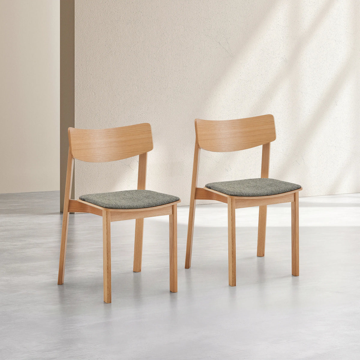 ETIENNE - Set of 2 Oak Dining Chairs