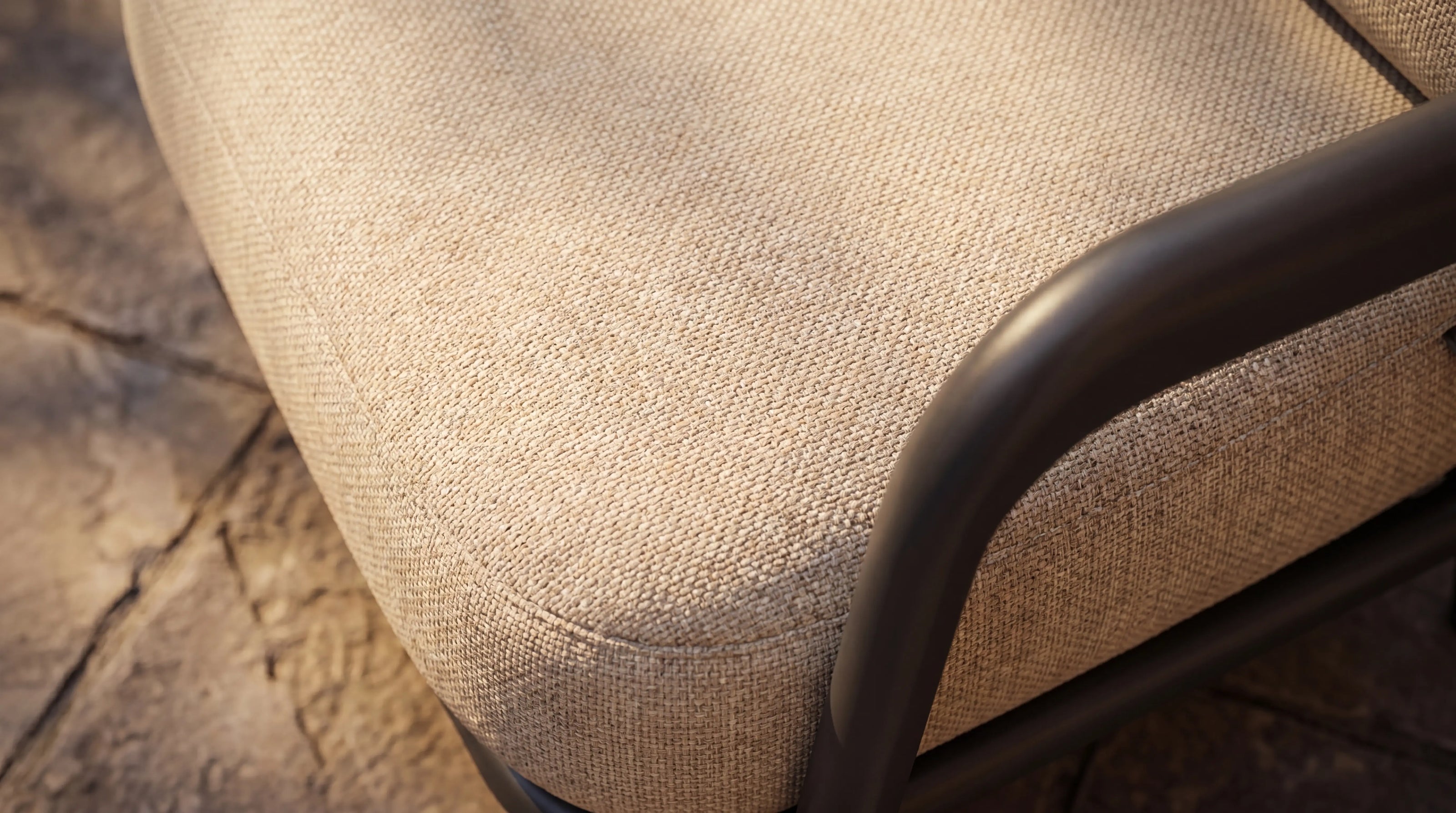 Outdoor Chairs & Armchairs