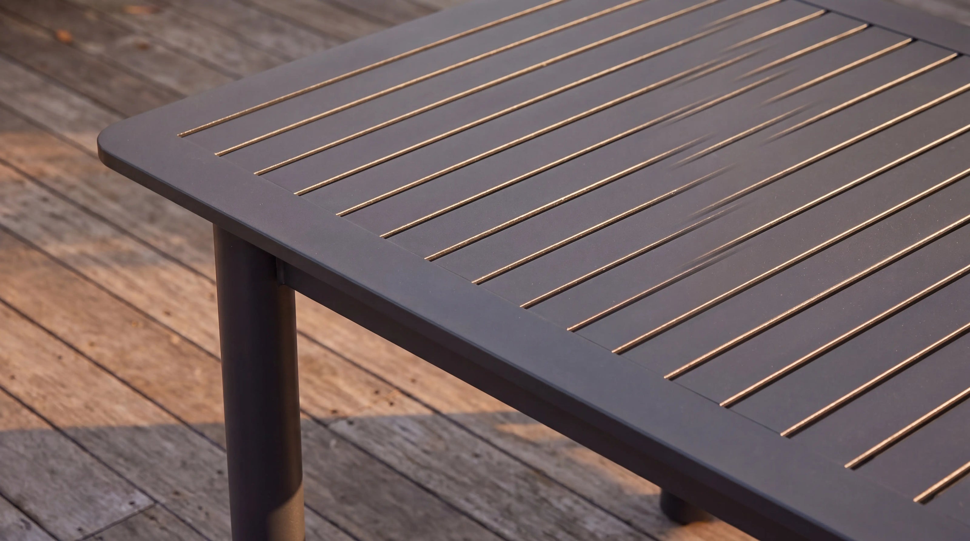 Outdoor Dining Tables