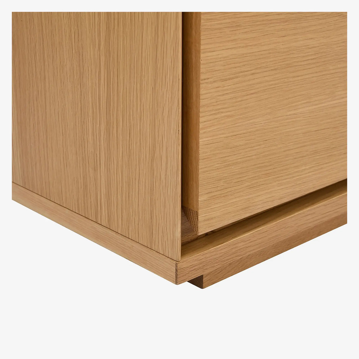HAZO - Oak Bookshelf