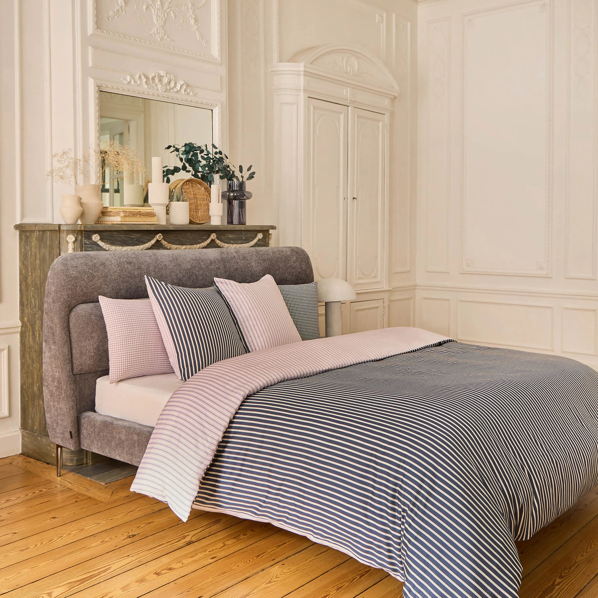 IZMIR - Fabric Bed - Queen Size