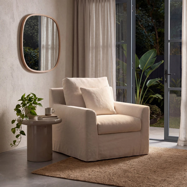 OSTUNI - Linen Armchair