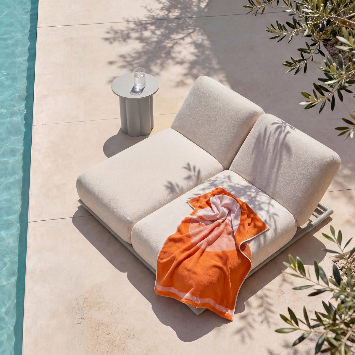 VILANA - Aluminium Outdoor Side Table